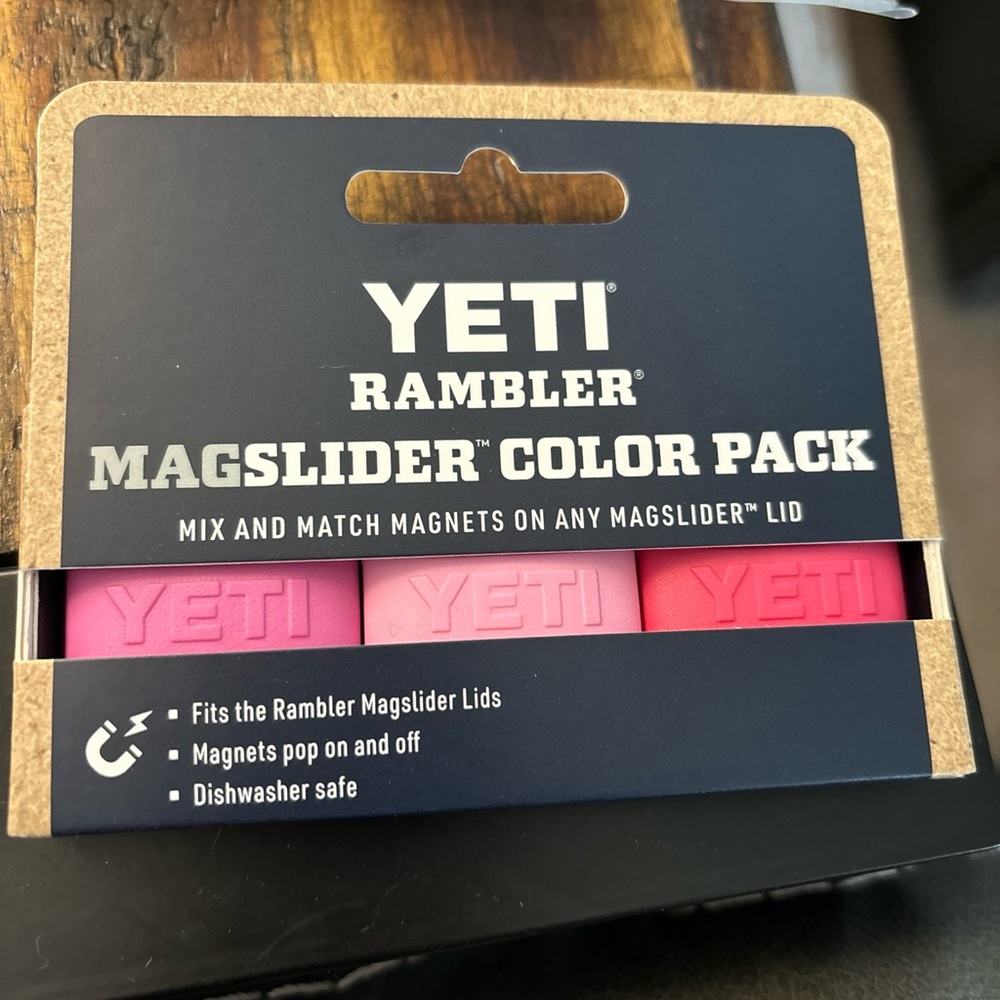 Yeti pink mag slider pack of three nwt